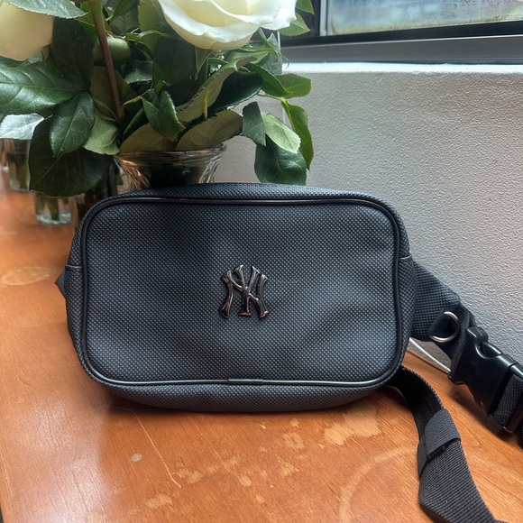 Mlb body/belt bag - Picture 1 of 3